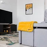 아파트 Dinis Place *