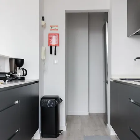 Dinis Place Apartament *